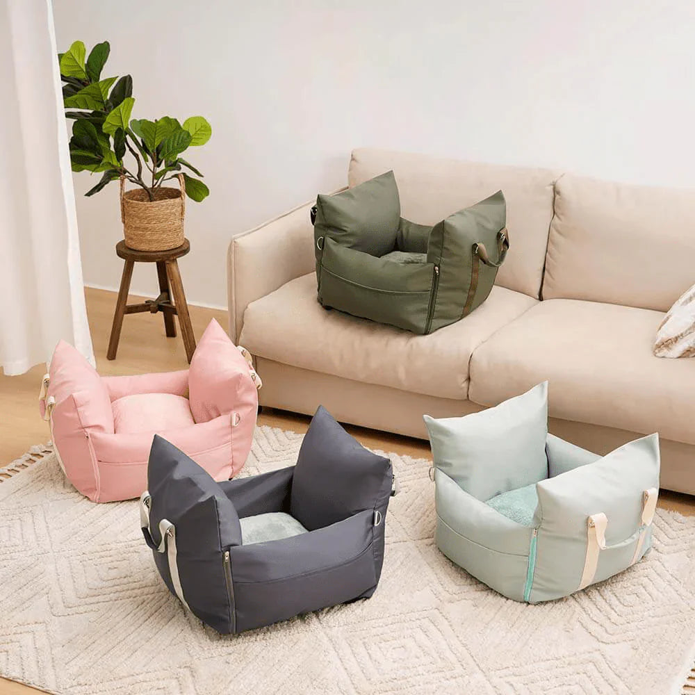 犬用車用ベッド : 移動中の快適さと安全性